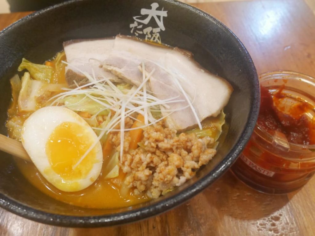 スパイシーラーメン(348ペソ=約750円)